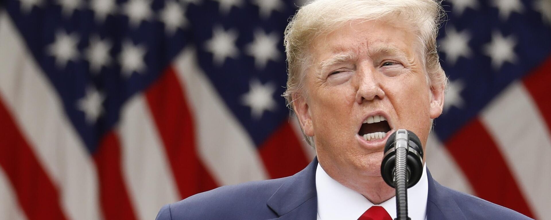 US President Donald Trump makes an announcement about U.S. trade relations with China and Hong Kong in the Rose Garden of the White House in Washington - Sputnik Africa, 1920, 08.09.2024