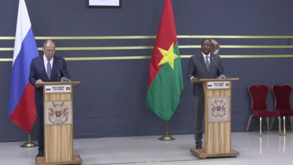 Sergueï Lavrov et Karamoko Jean-Marie Traoré - Sputnik Afrique