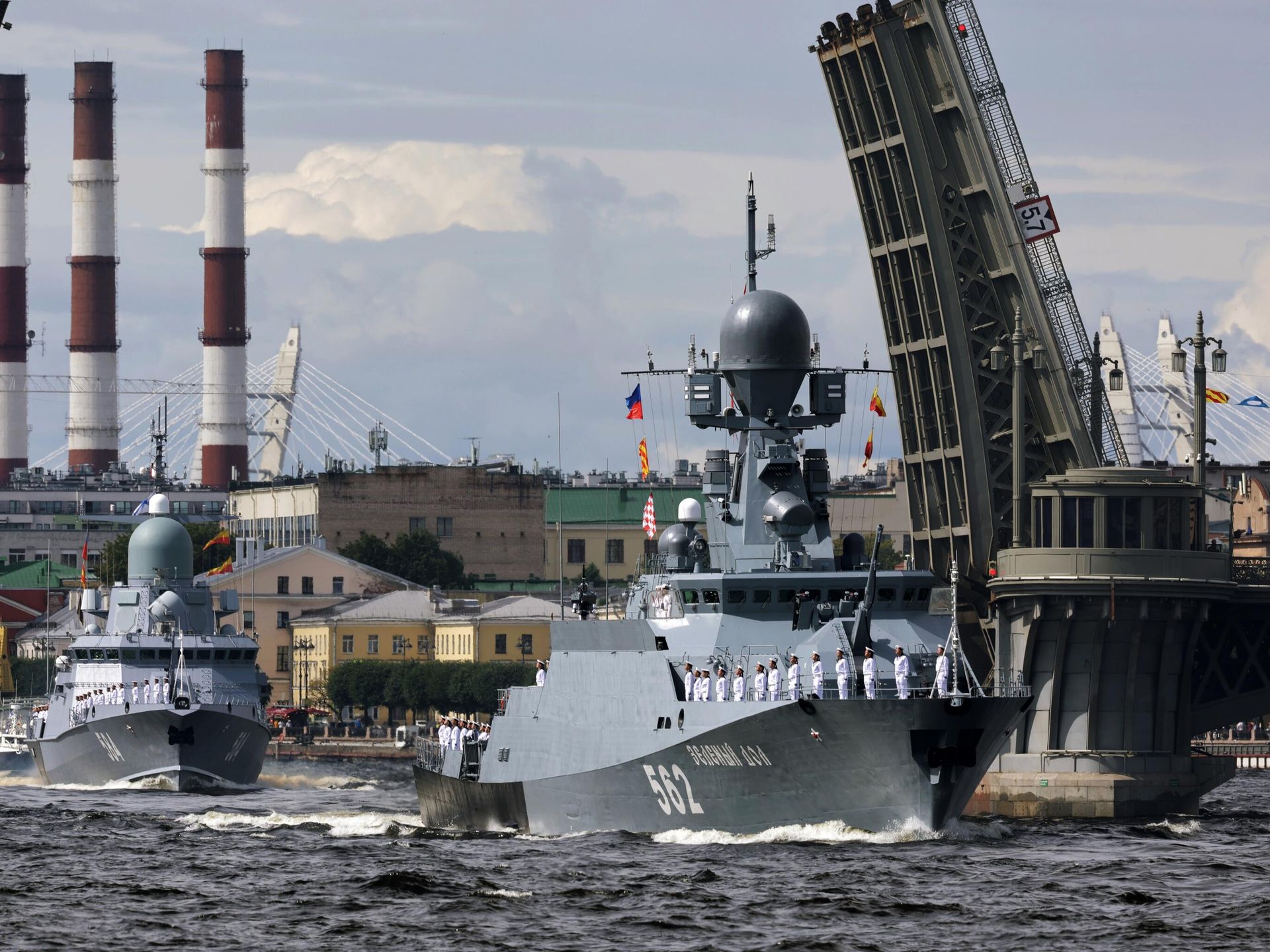 Des navires de la Marine russe seront exposés au salon naval ...