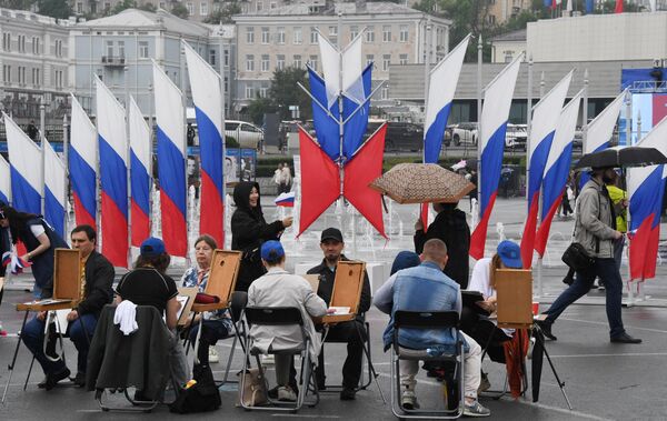 Celebrating Russia Day on the Central Square of Vladivostok. - Sputnik Africa
