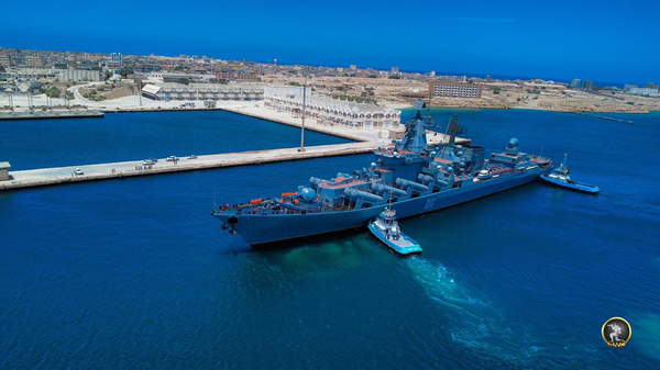 Des navires de la flotte russe du Pacifique sont dans le port de la ville libyenne de Tobrouk - Sputnik Afrique