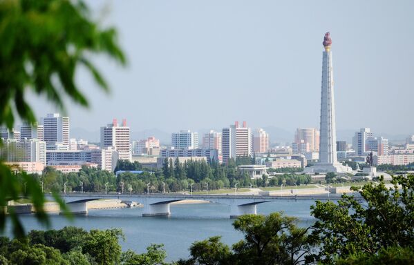 View of Pyongyang. In the background on the right is the Juche Tower. - Sputnik Africa