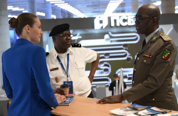 Servicemen of the Armed Forces of the Republic of Congo at the International Maritime Defense Show &quot;Fleet-24.&quot; - Sputnik Africa