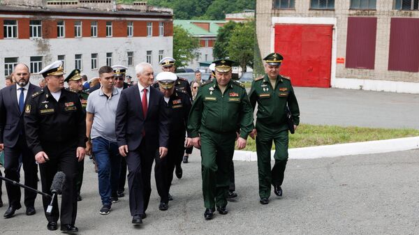 Le ministre russe de la Défense inspecte une base militaire dans le Primorié, en Extrême-Orient