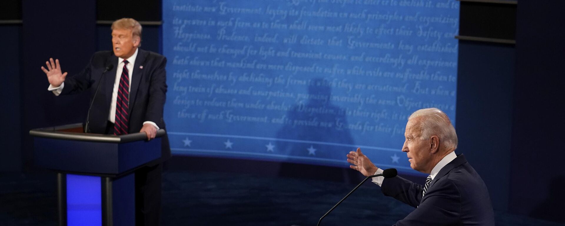 President Donald Trump and Democratic presidential candidate former Vice President Joe Biden debate during their first presidential debate at Case Western University and Cleveland Clinic, in Cleveland, Sept. 29, 2020.  - Sputnik Africa, 1920, 27.06.2024