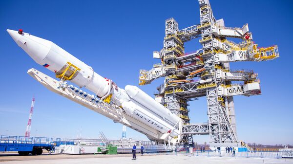 The first Angara rocket in the history of the Vostochny Сosmodrome installed on the launch pad - Sputnik Africa