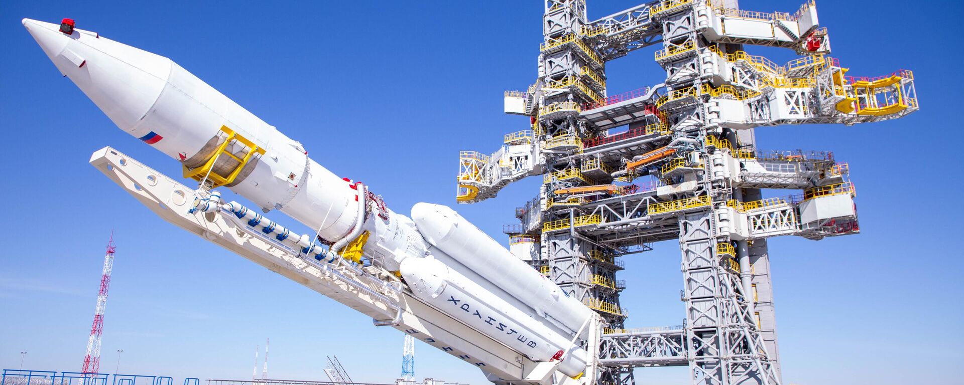 The first Angara rocket in the history of the Vostochny Сosmodrome installed on the launch pad - Sputnik Africa, 1920, 02.07.2024