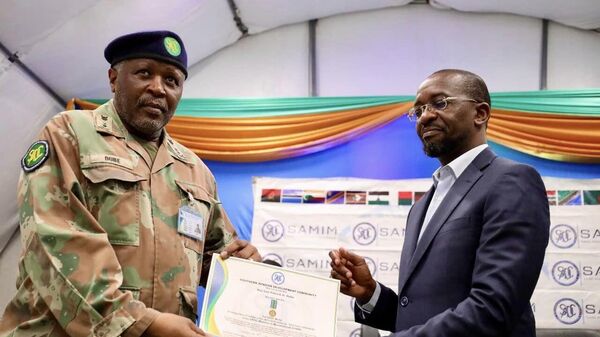 Mozambique's Defense Minister Cristovao Chume Defense and SAMIM Head of Mission Mpho Molomo - Sputnik Africa