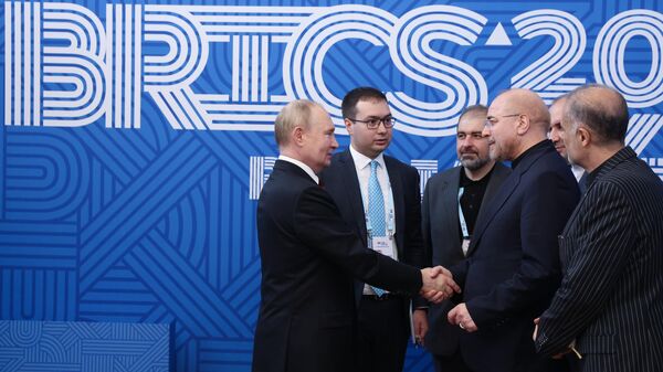 Vladimir Poutine au 10e forum parlementaire des BRICS (archive photo) - Sputnik Afrique