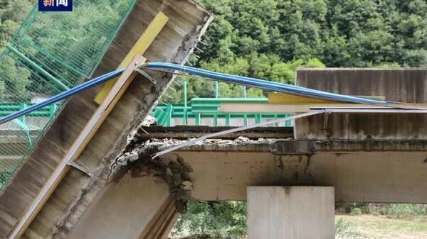 A bridge collapse in China. - Sputnik Africa