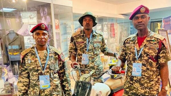 Militaires namibiens la veille de l'ascension de l'Elbrouz - Sputnik Afrique