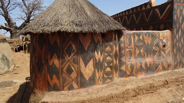 Draa or round squares of the Royal Court of Tiebele in Burkina Faso - Sputnik Africa