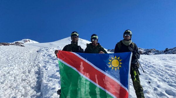 The Namibian delegation climbing Mount Elbrus. - Sputnik Africa