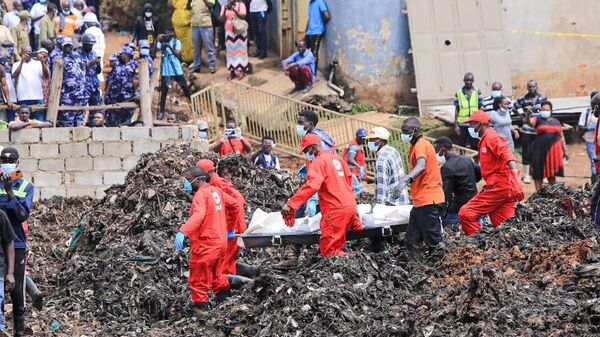 Uganda garbage dump landslide - Sputnik Africa