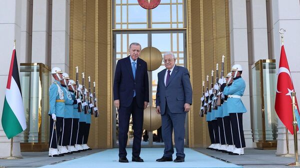 President Recep Tayyip Erdogan with President Mahmoud Abbas of Palestine - Sputnik Africa