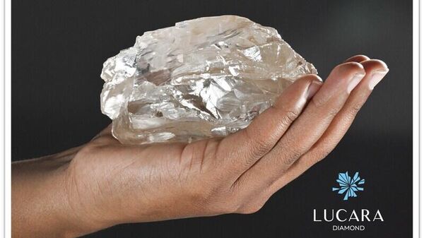 Lucara recovers a 2,492-carat diamond from the Karowe mine in Botswana. - Sputnik Africa