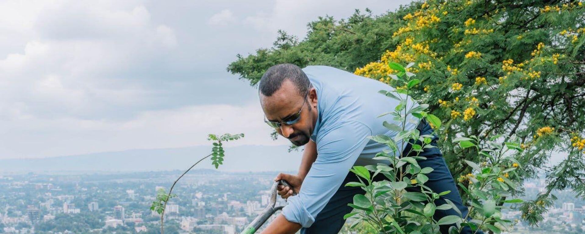 Ethiopian Prime Minister Abiy Ahmed participating in the National Planting Day on August 20, 2024. - Sputnik Africa, 1920, 23.08.2024