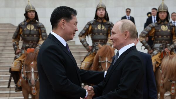 Russian President Vladimir Putin and Mongolian President Ukhnaagiin Khurelsukh attend a welcome ceremony in Sukhbaatar Square in Ulaanbaatar, Mongolia, on Tuesday, September 3, 2024. - Sputnik Africa