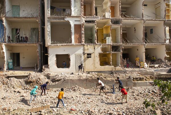 Sport. Single: Children of Chittagong are playing in the dirt. Mohammed Suman (Bangladesh). The 10th International Andrei Stenin Press Photo Contest, 2024. - Sputnik Africa