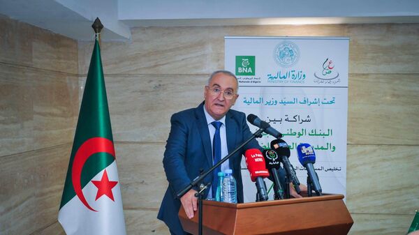 Signing of a Memorandum of Understanding between the National Bank of Algeria and the General Directorate of Taxes, Laaziz Faid - Sputnik Africa