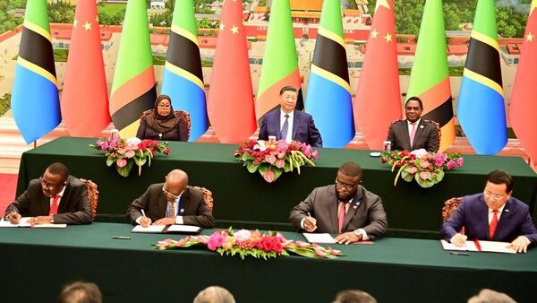 The signing of the MoU to revitalize the TAZARA (Tanzania-Zambia Railway Authority) railway at the 2024 FOCAC Summit - Sputnik Africa