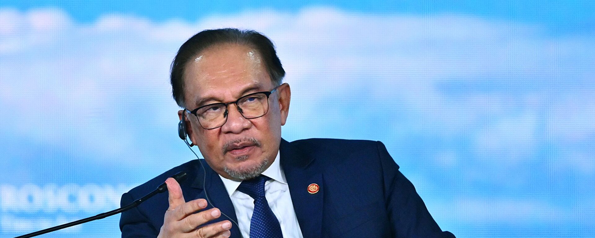 Malaysian Prime Minister Anwar Ibrahim at the plenary session of the Eastern Economic Forum. - Sputnik Africa, 1920, 05.09.2024