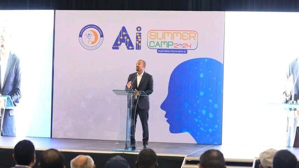 Ethiopian Prime Minister Abiy Ahmed at the graduation ceremony of AI summer camp - Sputnik Africa