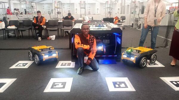 Sarfo Kusi, the team leader of the Ghanaian contingent at the High-Tech Championship in Veliky Novgorod. - Sputnik Africa