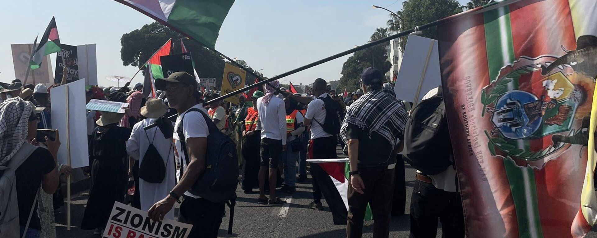 Cape Town residents are holding a mass march  to show support for Palestinians amid the escalating conflict in the Middle East. - Sputnik Africa, 1920, 05.10.2024