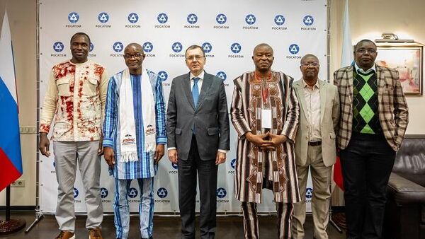 Nikolay Spassky, Deputy Director General for International Relations of the Rosatom, held a meeting with Yacouba Zabre Gouba, Minister of Energy, Mines and Quarries of Burkina Faso. - Sputnik Africa