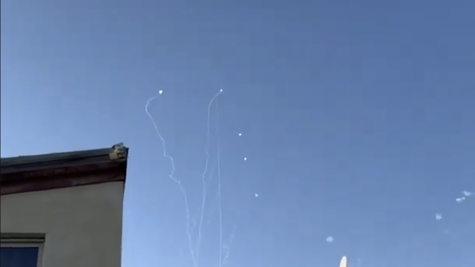 Screenshot from a video reportedly showing Hezbollah launching more than 200 rockets towards northern occupied Palestine and the occupied Syrian Golan - Sputnik Africa, 1920, 10.10.2024