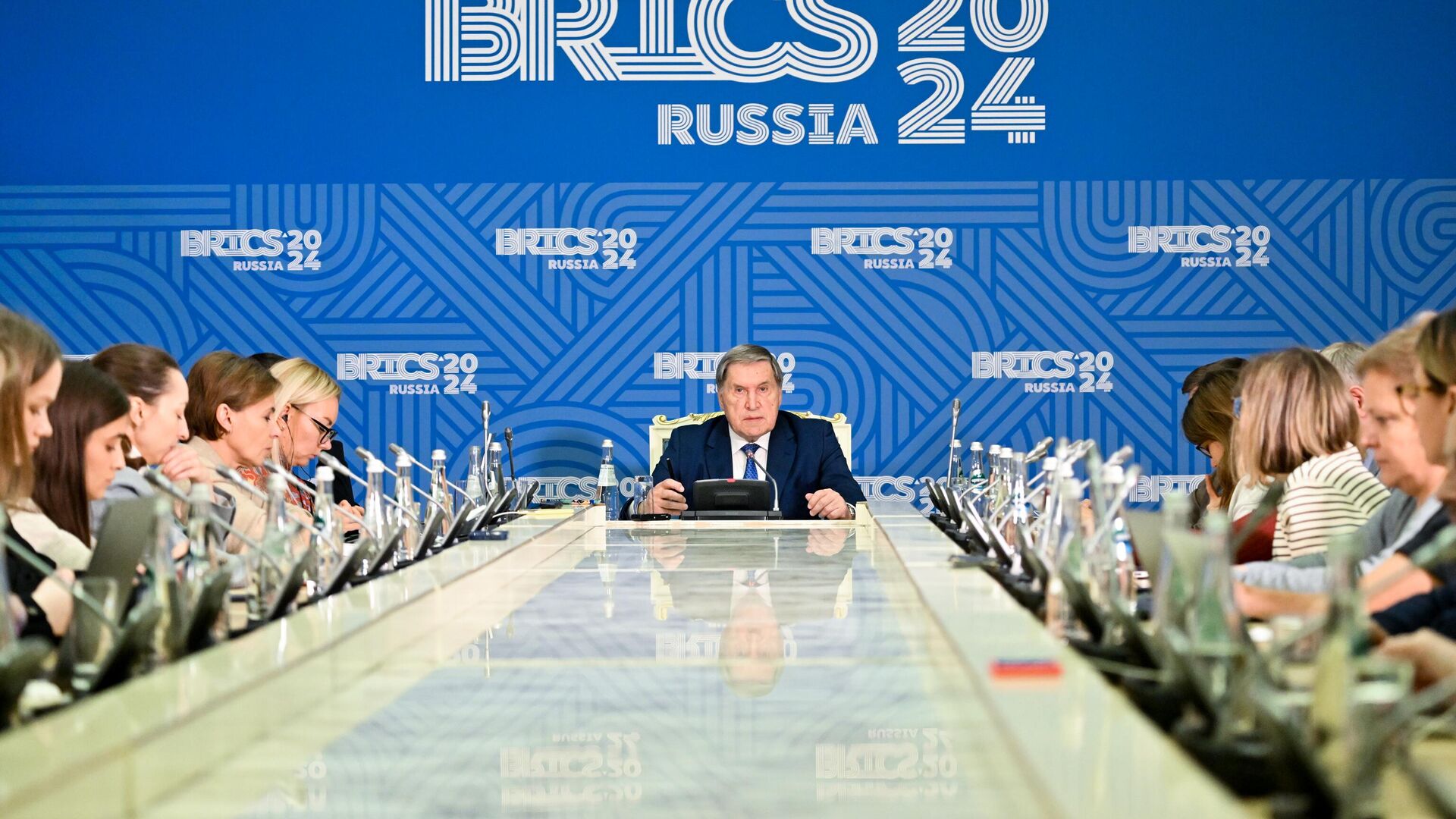 Aide to the President of the Russian Federation Yuri Ushakov at a briefing in Moscow on the BRICS summit in Kazan, which will take place on October 22-24. - Sputnik Africa, 1920, 13.10.2024