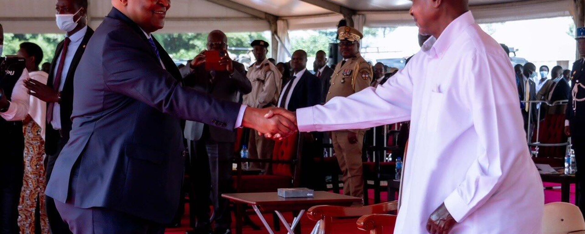 Ugandan President Yoweri Museveni welcomed  Faustin Archange Touadéra, the President of the Central African Republic, who joined him to celebrate 62 years of Ugandan independence. - Sputnik Africa, 1920, 11.10.2024