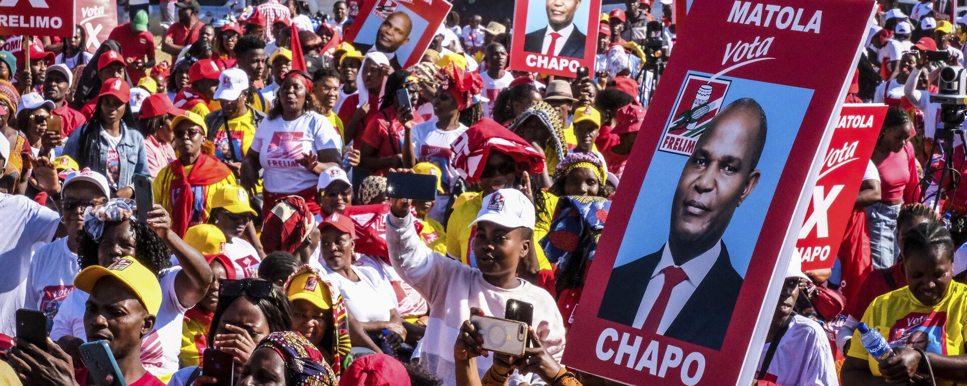 Supporters take part in a ruling party rally to support presidential candidate Daniel Chapo ahead of elections, in Maputo, Mozambique, Sunday, Oct. 6, 2024. - Sputnik Africa, 1920, 17.10.2024