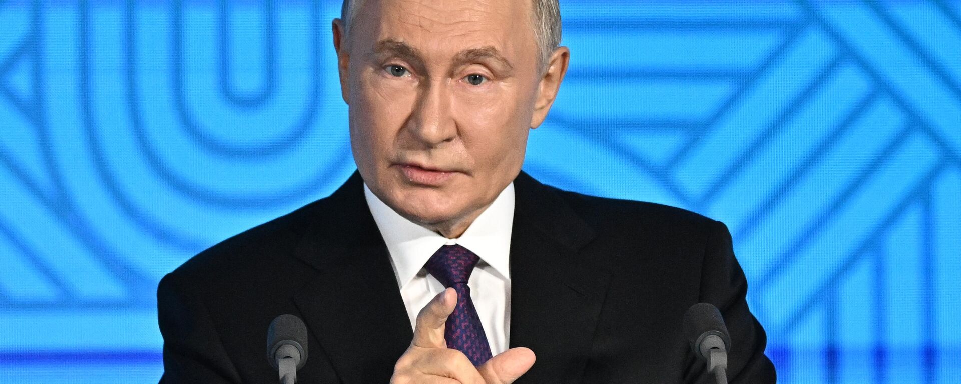 Russian President Vladimir Putin speaks at the plenary session of the BRICS Business Forum in Moscow on October 18, 2024. - Sputnik Africa, 1920, 18.10.2024