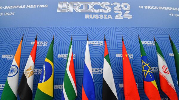 La part des règlements en monnaies nationales au sein des BRICS a atteint 65%, rappelle Moscou