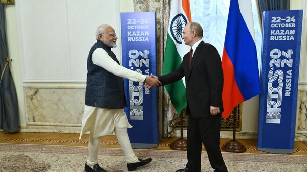 Narendra Modi et Vladimir Poutine à Kazan - Sputnik Afrique