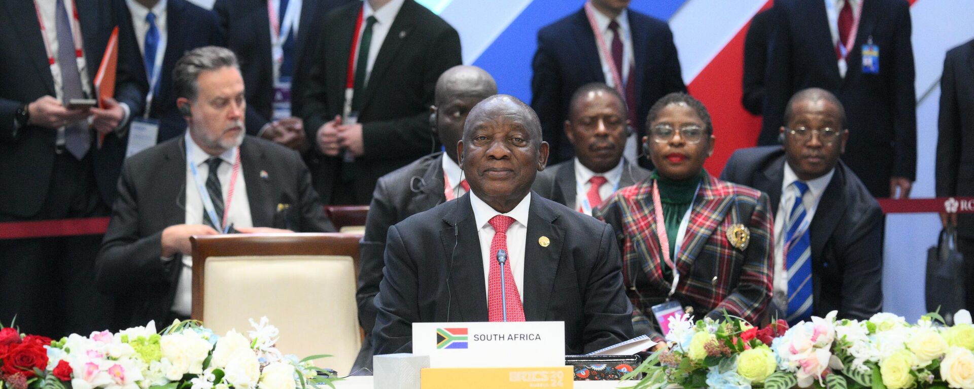 South African President Cyril Ramaphosa during a meeting with BRICS leaders in a narrow format as part of the XVI BRICS summit in Kazan. - Sputnik Africa, 1920, 23.10.2024