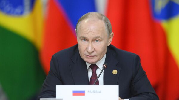 Putin speaks at the meeting during the 16th BRICS Summit in Russia's Kazan - Sputnik Africa