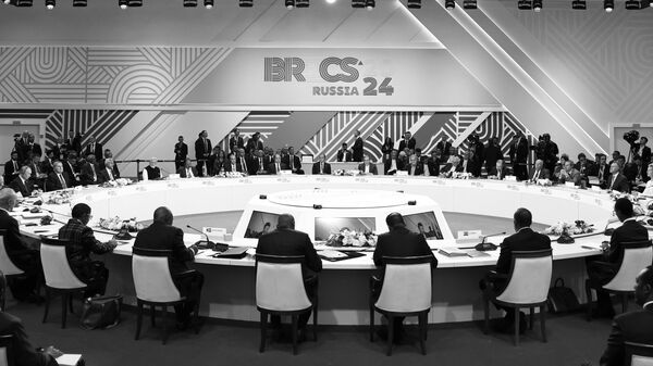 La dynamique créée par les BRICS a été plus forte que les tentatives d'isolement de la Russie - Sputnik Afrique