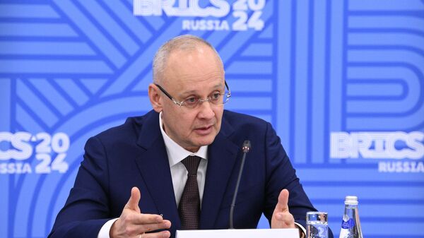 Russian Presidential Advisor Anton Kobyakov speaks at a briefing at the XVI BRICS summit in Kazan - Sputnik Africa