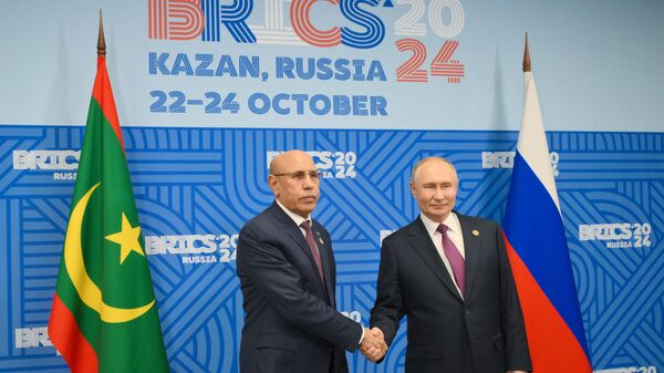 Vladimir Putin met with his Mauritanian counterpart Mohamed Ould Ghazouani at BRICS Summit - Sputnik Afrique