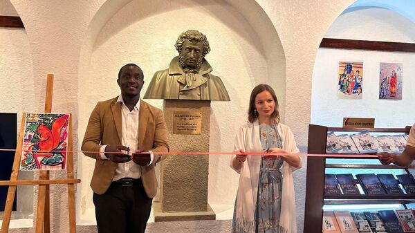 Un premier monument au poète russe Pouchkine, aux racines africaines, inauguré en Tanzanie - images