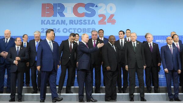 16th BRICS Summit. Joint photo opportunities for BRICS heads of delegation - Sputnik Afrique