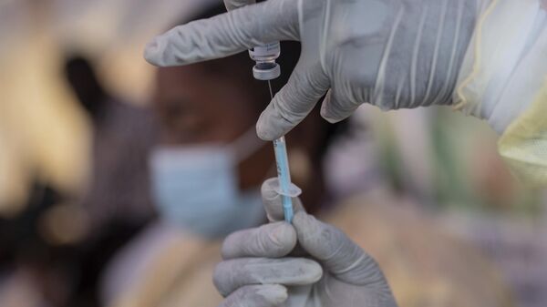 A nurse prepares to administer a vaccine against mpox, at the General hospital, in Goma, Democratic Republic of Congo Saturday, Oct. 5, 2024. - Sputnik Africa