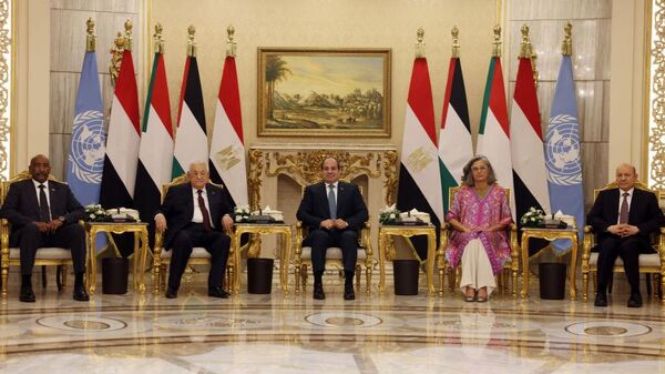 Palestinian President Mahmoud Abbas (2nd L), Egyptian President Abdel Fattah al-Sisi (C) and Abdel Fattah al-Burhan, President of the Sudan Sovereignty Council (L) attend the 'World Urban Forum' in Cairo, Egypt on November 04, 2024.  - Sputnik Africa