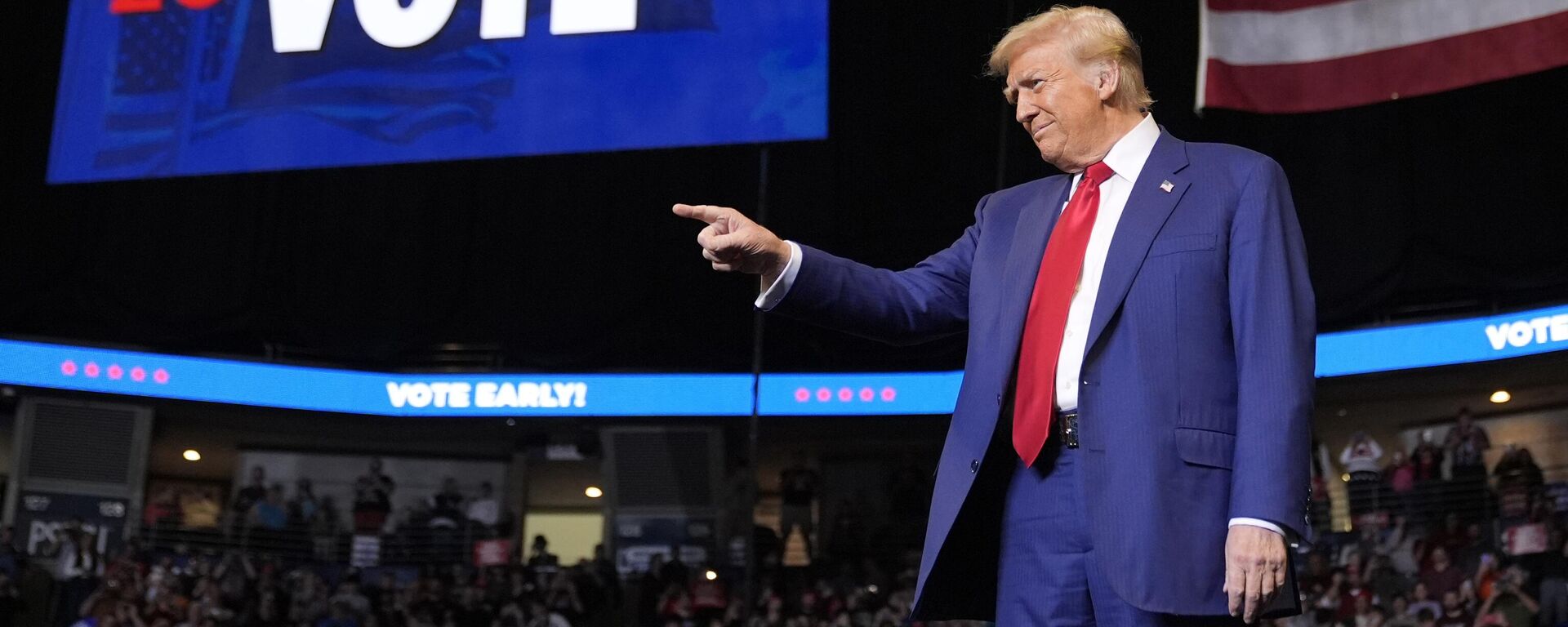 Republican presidential nominee former President Donald Trump arrives at a campaign rally at the Bryce Jordan Center, Saturday, Oct. 26, 2024, in State College, Pa - Sputnik Africa, 1920, 18.12.2024