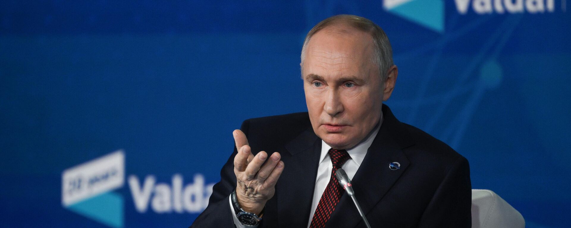 President Vladimir Putin participates in the Valdai Discussion Club, November 7, 2024 - Sputnik Africa, 1920, 08.11.2024