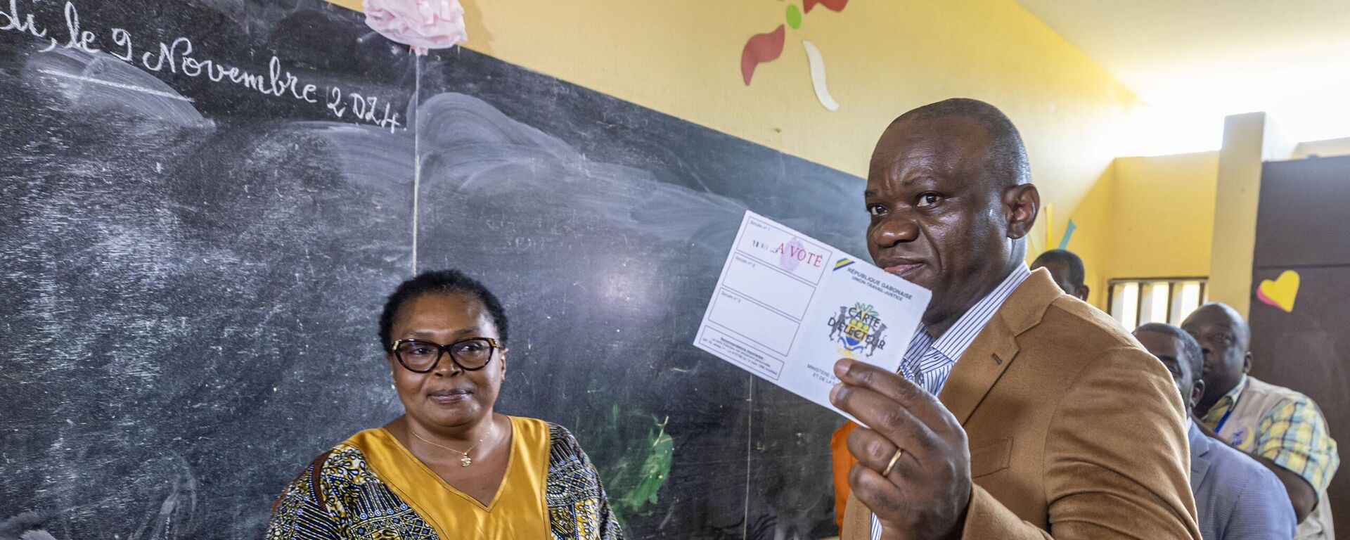 Gabon's interim president, General Brice Oligui Nguema, casts his vote in a constitutional referendum on November 16, 2024 - Sputnik Africa, 1920, 30.11.2024