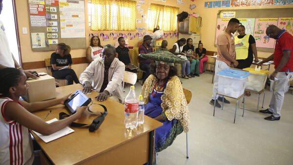 Namibians inside a polling station votes in a presidential election in Windhoek, Namibia, Wednesday, Nov. 27, 2024. - Sputnik Africa